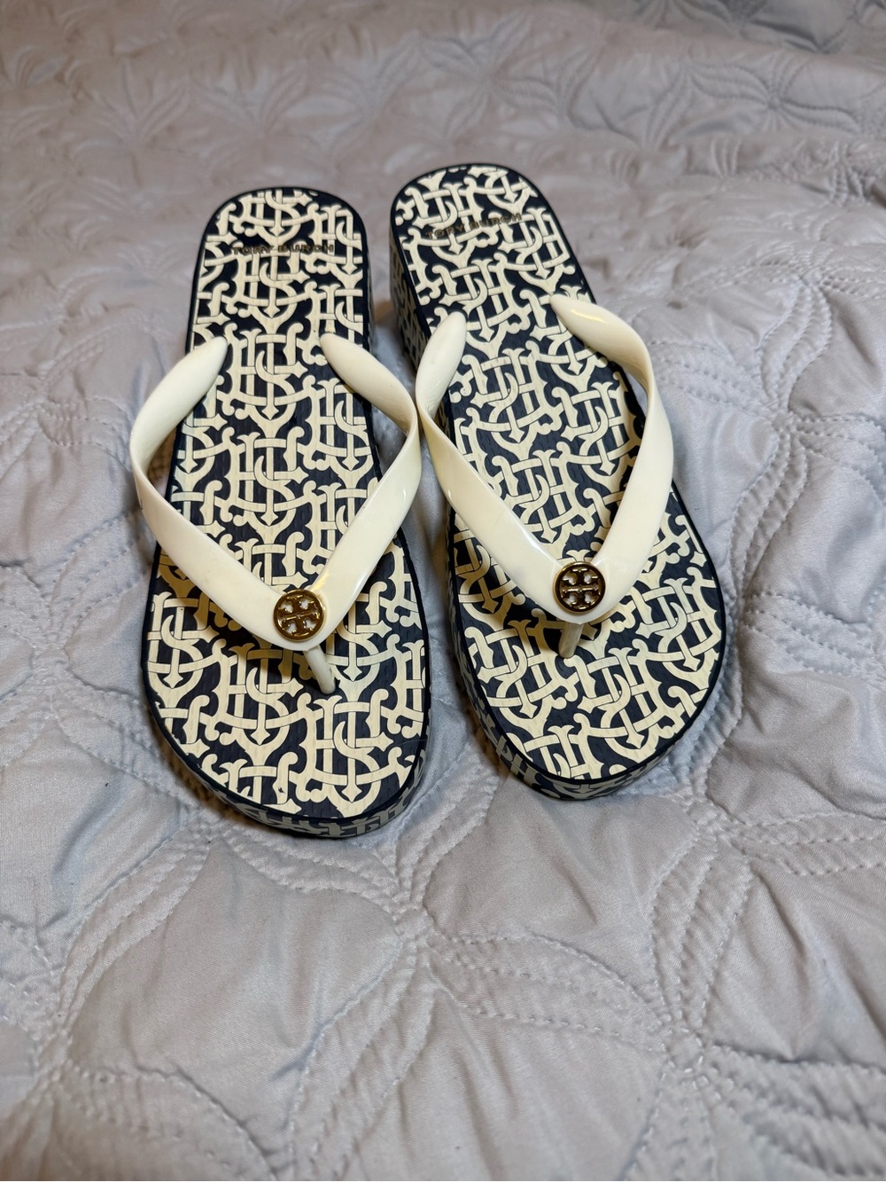 Tory Burch Cream Strap Navy & Cream Patterned Logo Flip Flops